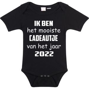 Baby rompertje met leuke tekst | Ik ben het mooiste cadeautje van het jaar 2022 |zwangerschap aankondiging | cadeau papa mama opa oma oom tante | kraamcadeau | maat 68 zwart