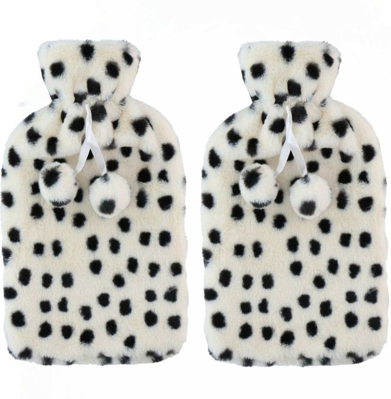 Warmwaterkruiken 2 liter met zachte fleece hoes wit/zwart/stippen 2x stuks - Kruiken