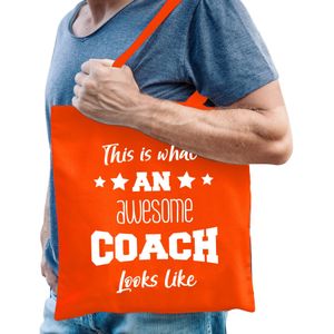 Cadeau tas voor coaches - katoen - 42 x 38 cm - oranje - This is what an awesome coach looks like - Feest Boodschappentassen