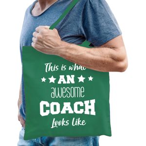Cadeau tas voor coaches - katoen - 42 x 38 cm - groen - This is what an awesome coach looks like - Feest Boodschappentassen