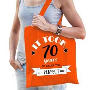 Cadeau tas voor dames - 70 en perfect - oranje - katoen - 42 x 38 cm - zeventig - shopper - Feest Boodschappentassen