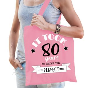 Cadeau tas voor dames - 80 en perfect - lichtroze - katoen - 42 x 38 cm - tachtig - shopper - Feest Boodschappentassen
