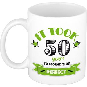 Bellatio Decorations Verjaardag cadeau mok 50 jaar - groen - grappig - 300 ml - Sarah/Abraham