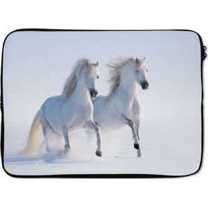 Laptophoes 14 inch - Winter - Paarden - Sneeuw - Laptop sleeve - Binnenmaat 34x23,5 cm - Zwarte achterkant