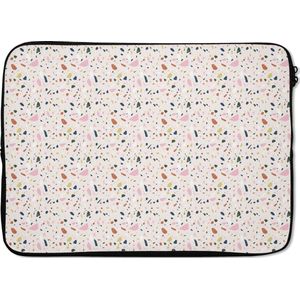 Laptophoes 13 inch - Klei - Patroon - Terazzo - Laptop sleeve - Binnenmaat 32x22,5 cm - Zwarte achterkant