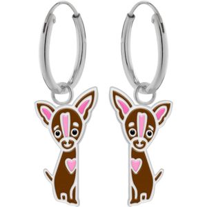 Zilveren oorringen met hanger, bruine chihuahua met hartje op de borst