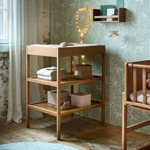 Luiertafel - Walnootkleur - Ruimtebesparend - Met Planken