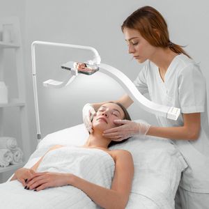 De Luxe LED Moon Light Cloud Wit – Nieuwste Model Salonlamp | Inclusief Smartphonehouder + Planchet | Ideaal voor Beauty, Wimper Extensions, Make-up, Tattoo, Massage & Nagelstyling