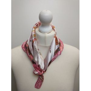 Vierkante dames sjaal Kathelijne fantasiemotief roze wit oranje bruin zwart geel 50X50