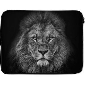 Laptophoes 17 inch - Leeuw - Dieren - Zwart - Wit - Laptop sleeve - Binnenmaat 42,5x30 cm - Zwarte achterkant
