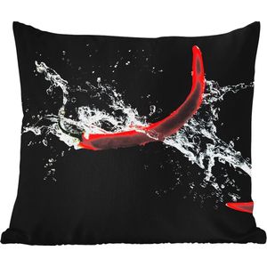 Tuinkussen - Chilipeper - Stilleven - Water - Zwart - Rood - 40x40 cm - Weerbestendig