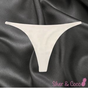 SilverAndCoco® - Naadloze String / Seamless Onderbroek Dames / Zacht Brazilian Slipje / Naadloos Stretch Ondergoed Vrouw / Nude Strings Dames Lingerie Broekje Slip - Creme / Small