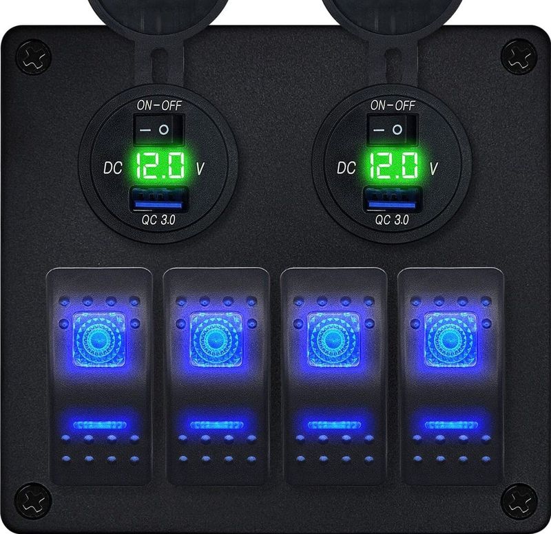ProRide - Schakelpaneel 12V - USB Stopcontact met Schakelaar en Voltmeter - Groen - 4 Schakelaars