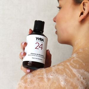 YVRA - Bath & Shower Gel - Roze Peper - Zwarte Bes - Saffraan