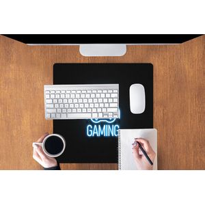 Muismat XXL - Bureau onderlegger - Bureau mat - Neon - Tekst - Love gaming - Blauw - Vrouwen - 50x50 cm - XXL muismat - Geschikt voor Gaming Muis en Gaming PC set-up
