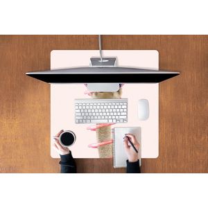Muismat xxl - Mousepad xxl - Muismat grappig - Bureau accessoires - Struisvogel - Zonnebril - Roze - Dieren - 80x80 cm
