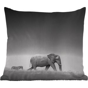 Sierkussen Buiten - Olifant - Dieren - Landschap - Zwart wit - zebra - 60x60 cm - Weerbestendig