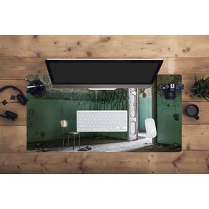 Muismat XXL - Bureau onderlegger - Bureau mat - Stoel - Steen - Deur - Architectuur - 100x50 cm - XXL muismat