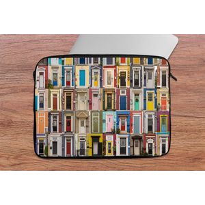Laptophoes 14 inch - Deuren - Kleurrijk - Collage - Architectuur - Laptop sleeve - Binnenmaat 34x23,5 cm - Zwarte achterkant