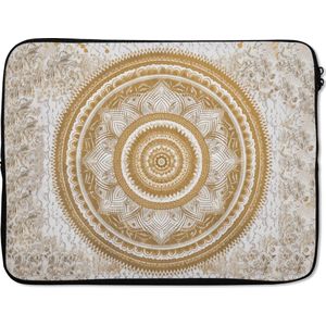 Laptophoes 17 inch - Mandala - Bloemen - Goud - Wit - Design - Laptop sleeve - Binnenmaat 42,5x30 cm - Zwarte achterkant