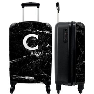 NoBoringSuitcases.com - Zwarte marmer koffer met letter C - Past binnen 55x40x20 cm en 55x35x25 cm - Trolley handbagage initialen zwart - Valiezen met wieltjes volwassenen - Reiskoffer op wielen - Rolkoffer lichtgewicht - Cadeau voor man en vrouw