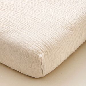 Petite Amélie - Hoeslaken 60x120 cm - Beige - 100% Biologisch Mousseline Katoen - Anti-slip Basis