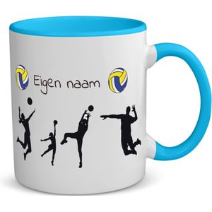 Akyol - voetbal mok met naam - koffiemok - theemok - blauw - Voetbal - voetbal fans - cadeau - verjaardag - geschenk - gepersonaliseerde mok - 350 ML inhoud