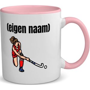 Akyol - hockey vrouw met eigen naam koffiemok - theemok - roze - Hockey - atleten - mok met eigen naam - iemand die houdt van hockey - verjaardag - cadeau - kado - 350 ML inhoud
