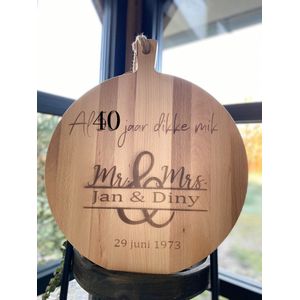 Creaties van Hier - serveerplank - 40 jaar getrouwd - al 40 jaar dikke mik - 30 cm - gepersonaliseerd cadeau - hout