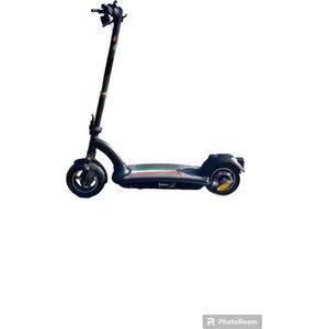 Trendiamo® City II Elektrische step - Inclusief telefoonhouder - Actie radius 50km - E Scooter - Voor en achter Remschijven - Met Schokbrekers - Sterke Lithium accu - Met verlichting - E step volwassenen - Opvouwbaar - 35km/h - Kettingloze e step