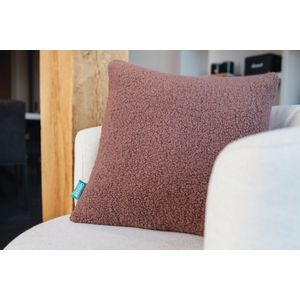Qnuss Elektrisch Warmtekussen - Draadloos - Oplaadbaar - Energiebesparend & Duurzaam - Teddy - Merlot - 45x45 - Infraroodwarmte - Inclusief Powerbank