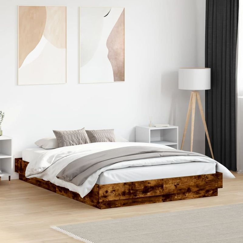 vidaXL Bedframe met LED-verlichting gerookt eikenkleurig 135x190 cm