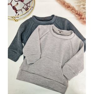 Ronja Beige baby trui - met voorzakje | Truitjes & Vestjes | PETITE EvelinaApparel