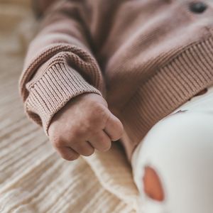 Knit - Ruffle Collar Cardigan - Katoen Acryl - Knoopsluiting