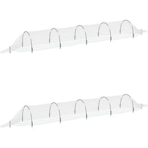Tuinier verder met een kweekbak kweektunnel minikas hobbykas of kweekkas