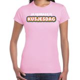 Bellatio Decorations Gay Pride T-shirt voor dames - licht roze - kusjesdag - regenboog - LHBTI