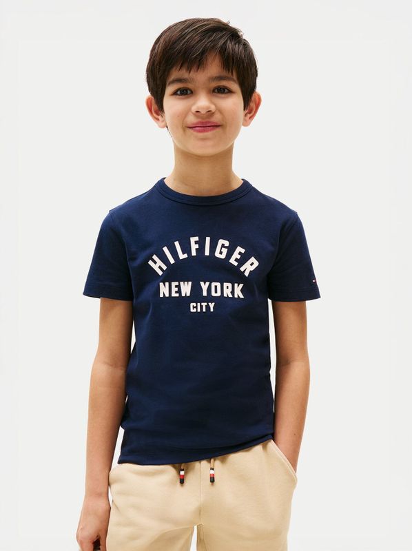 Tommy Hilfiger - CURVED HILFIGER GRAPHIC TEE SS - T-shirt - Dark Night Navy - Korte Mouwen, Ronde Hals