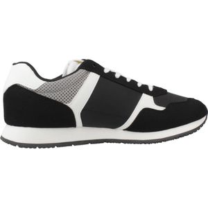 Merk - Model - Sneakers - Kleur - Materiaal