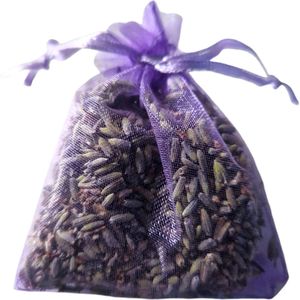 Rouwkaart met gedroogde lavendel op een stenen achtergrond
