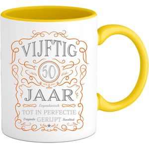 50 Jaar Legendarische Gebrouwen Abraham en Sarah Mok met tekst | Oranje - Zilver | Grappig Verjaardag Beker Cadeau | Bedrukte Mokken | Geel | 330 ML