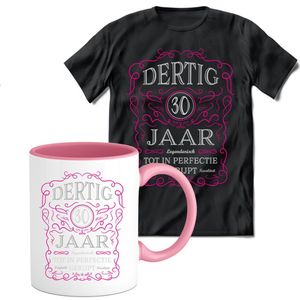 30 Jaar Legendarisch Gebrouwen T-shirt met mok giftset Roze | Verjaardag cadeau pakket set | Grappig feest shirt Heren – Dames – Unisex kleding | Koffie en thee mok | Maat 3XL