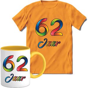 62 Jaar Vrolijke Verjaadag T-shirt met mok giftset Geel | Verjaardag cadeau pakket set | Grappig feest shirt Heren – Dames – Unisex kleding | Koffie en thee mok | Maat XL
