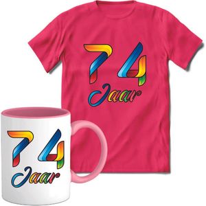 74 Jaar Vrolijke Verjaadag T-shirt met mok giftset Roze | Verjaardag cadeau pakket set | Grappig feest shirt Heren – Dames – Unisex kleding | Koffie en thee mok | Maat L
