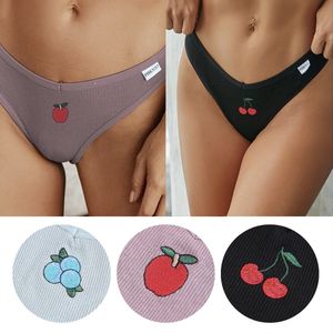 Dames String met Fruit Borduring - 3 Pack met Zwart, Nude & Groen - Vrouwen Lingerie / Ondergoed Set - Maat M