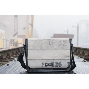 REDBAG - Messenger Bag XL Grijs - Schouder/Laptoptas gemaakt van gerecycled brandweerslang