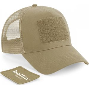 Unisex Petten met Ballin Est. 2013 Trucker Cap Print - Beige - Maat one size