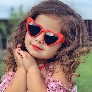 GoudenGracht - kinder zonnebril - kinder zonnebril meisjes - 1 tot 8 jaar - Rood Hartje