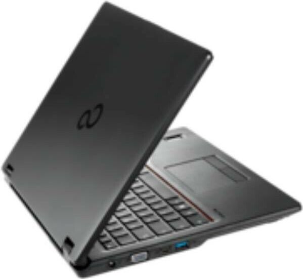 Fujitsu LifeBook E448 - Intel Core i3-7e Generatie - 14 inch - 8GB RAM - 240GB SSD - Windows 11