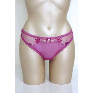 Freya - Greta - roze string - met mooie bloem accenten verwerkt in de stof- Maat XS/ 34