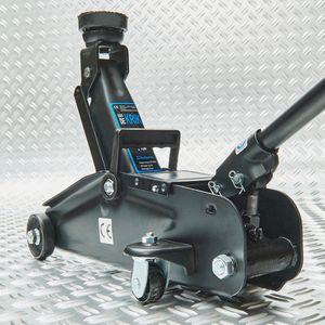 Datona® Autokrik - Hydraulische Garagekrik 2 ton - max Hefhoogte 32 cm - Compact auto krik - Incl. Opbergkoffer en zwenkwielen - 12 kg